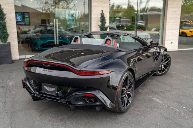 2021 Aston Martin Vantage 37