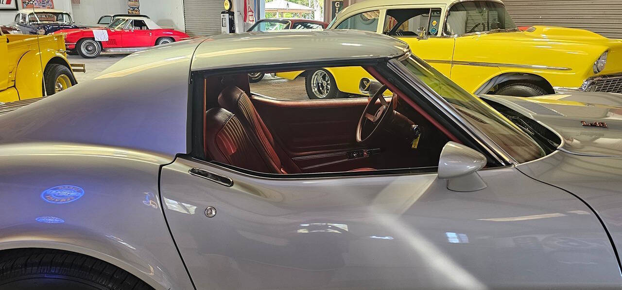 1976 Chevrolet Corvette Stingray 24