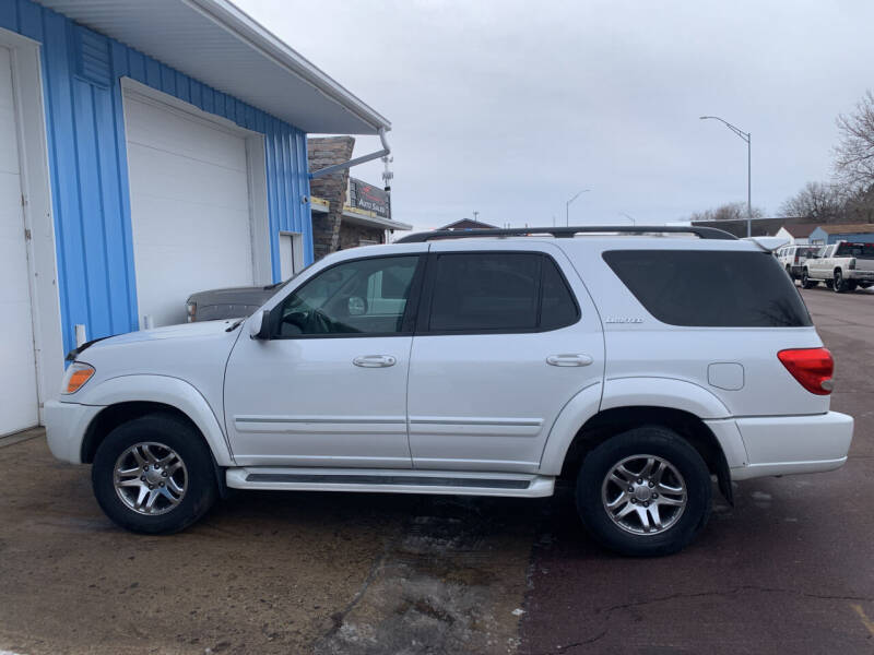 2005 Toyota Sequoia for sale at Los Arreglados Auto Sales in Worthington MN