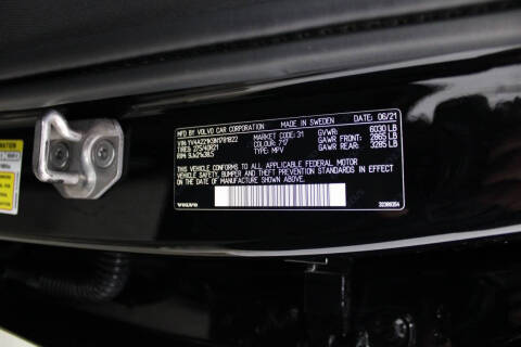 2022 Volvo XC90 T6 Momentum 6-Passenger