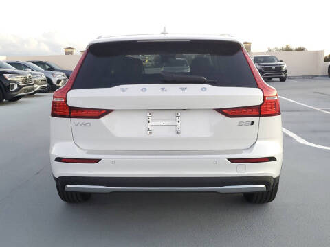 2026 Volvo V60 Cross Country B5 Ultra