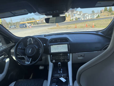 2020 Jaguar F-PACE SVR