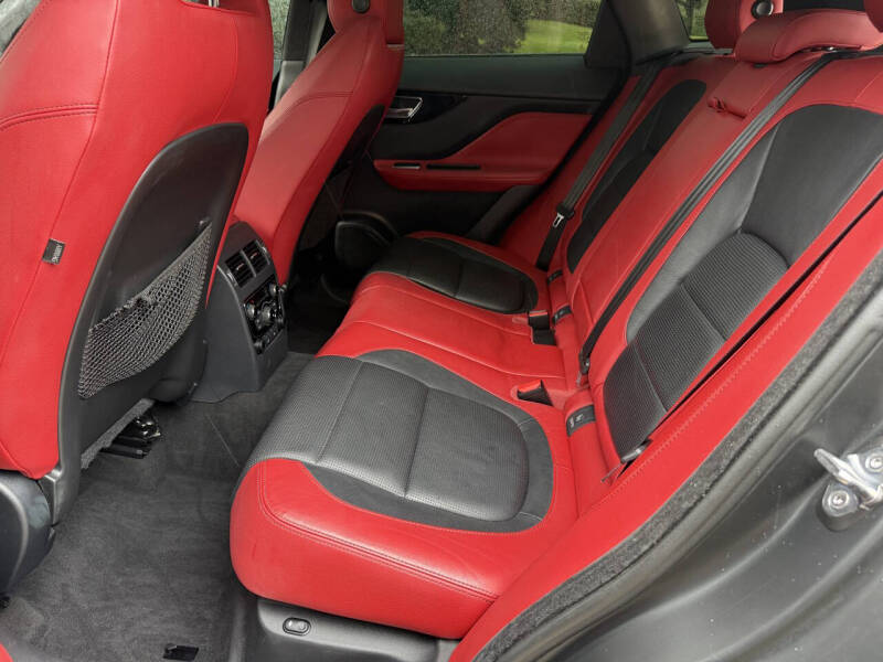 2018 Jaguar F-PACE S