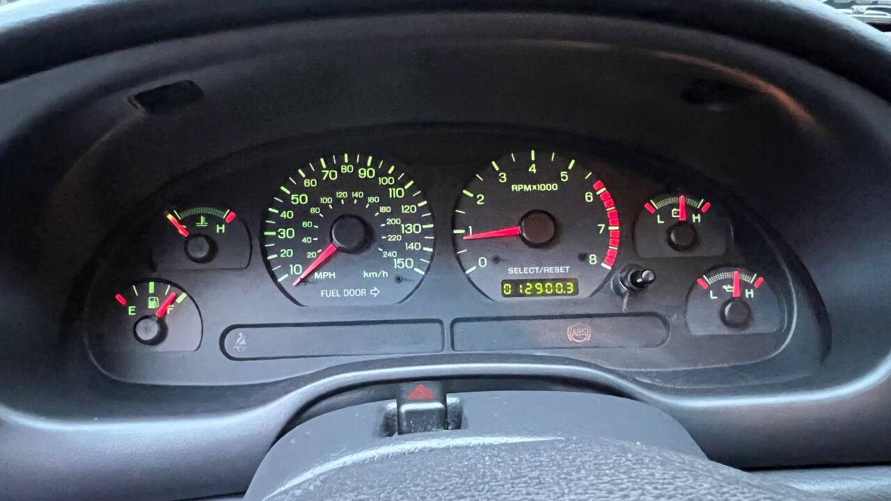 2004 Ford Mustang 8