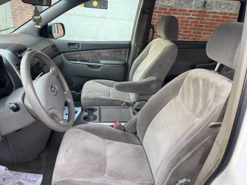 2008 Toyota Sienna LE 7-Passenger