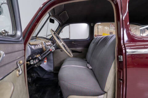 1948 Ford Super Deluxe
