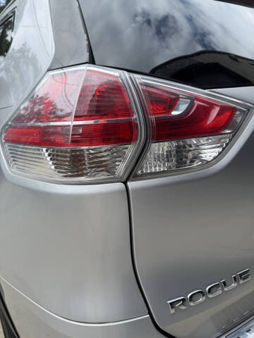2016 Nissan Rogue SV