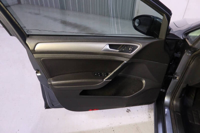2015 Volkswagen Golf TDI S