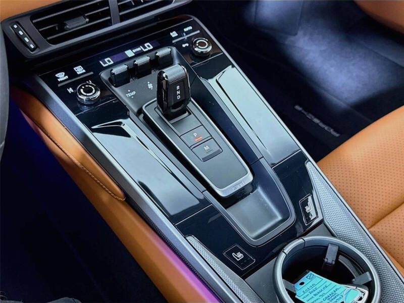 2025 Porsche 911 Carrera