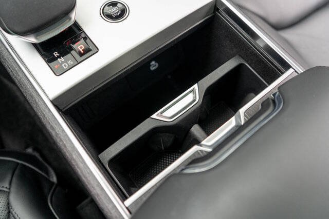 2025 Land Rover Range Rover 29