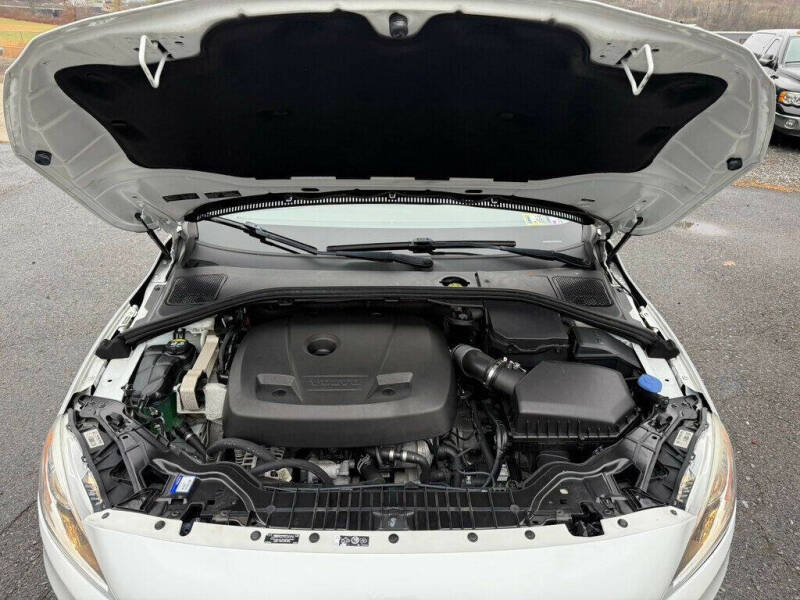 2018 Volvo V60 Cross Country T5 Premier