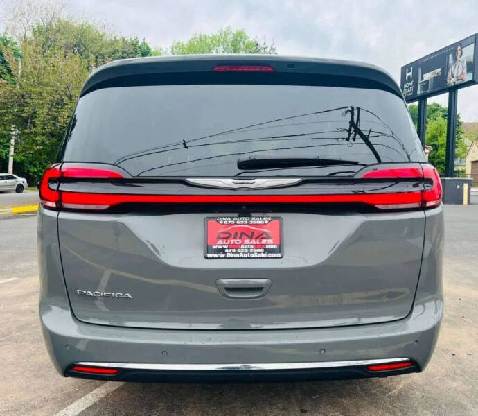 2022 Chrysler Pacifica Touring L