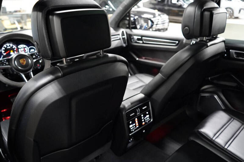 2023 Porsche Cayenne GTS