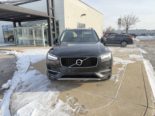 2016 Volvo XC90 T6 Momentum