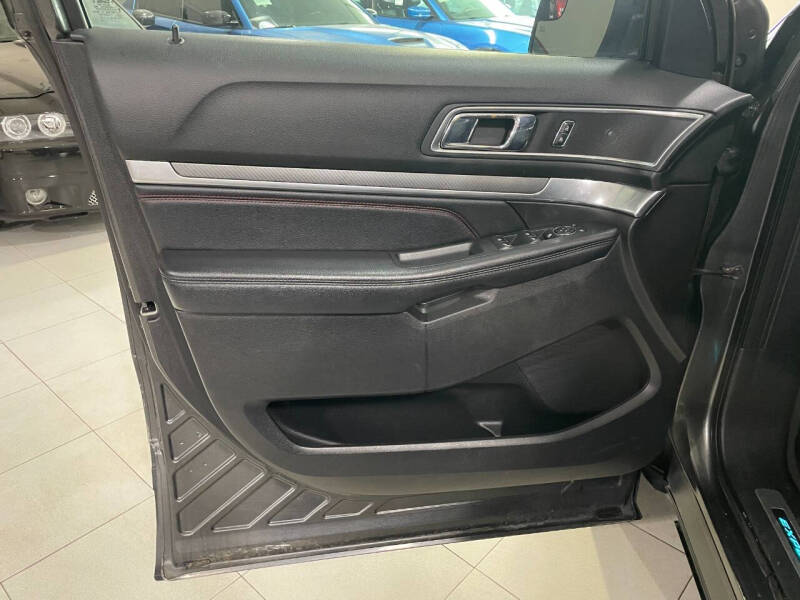 2017 Ford Explorer Sport