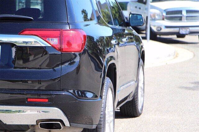 2017 GMC Acadia Denali