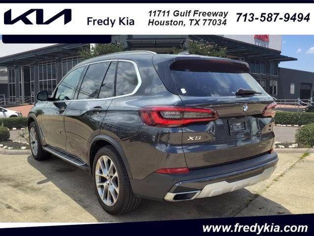 Used 2022 BMW X5 40i with VIN 5UXCR4C00N9N02532 for sale in Houston, TX