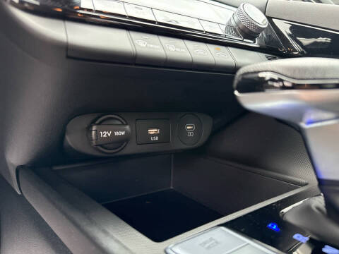 2024 Hyundai Elantra Hybrid Blue