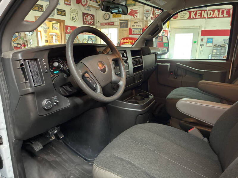 2024 GMC Savana 2500