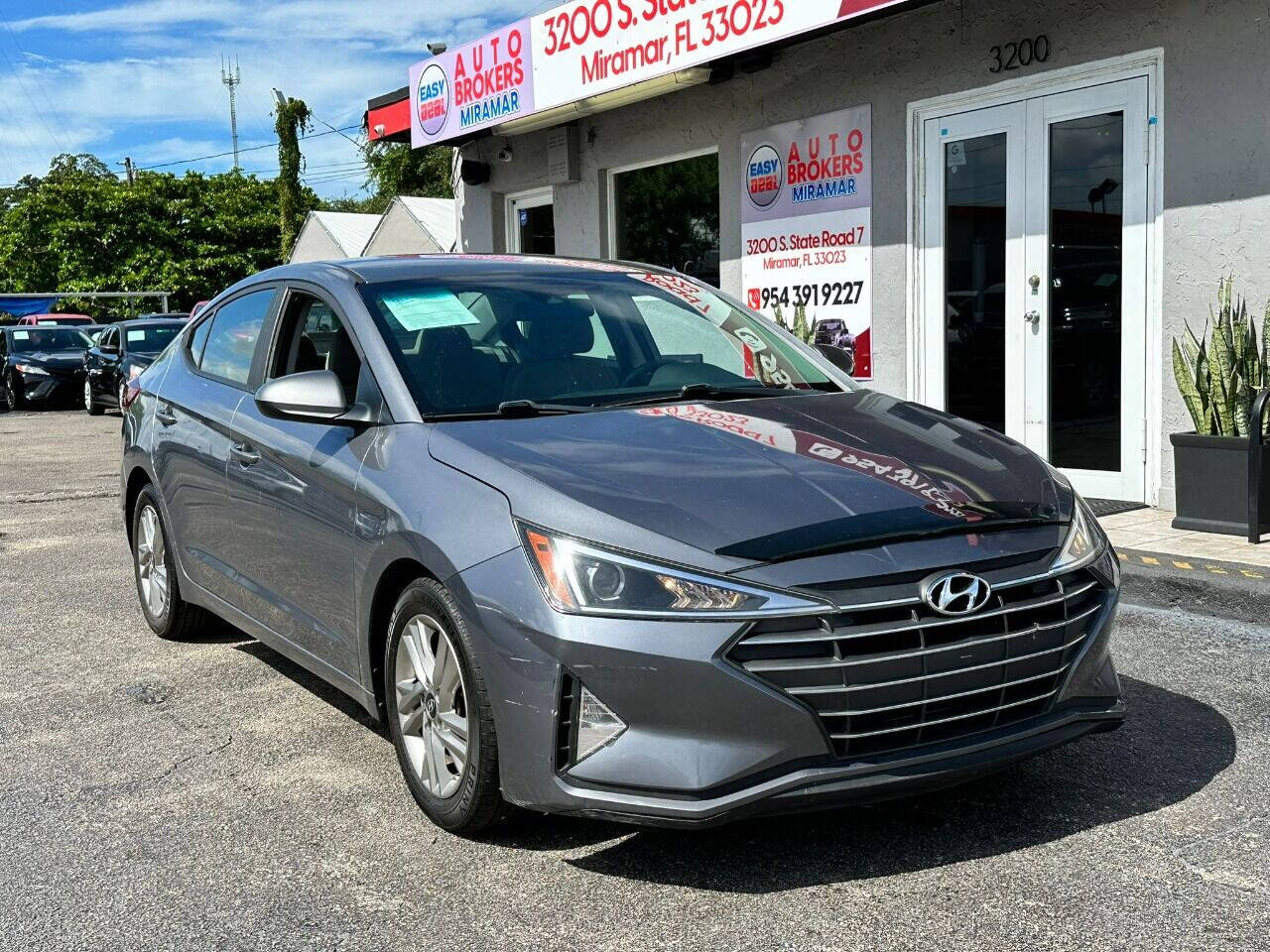 2019 HYUNDAI Elantra Sedan - $18,995