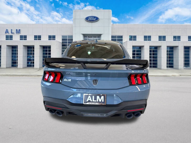 2025 Ford Mustang Dark Horse
