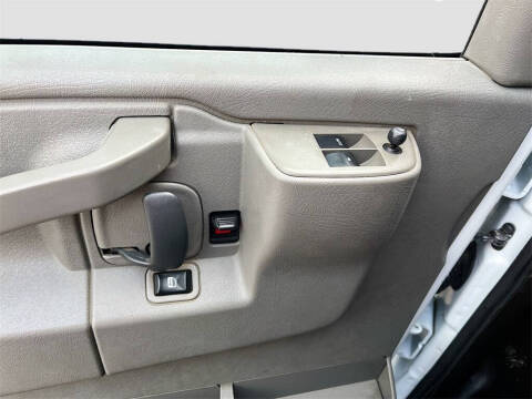 2023 Chevrolet Express 2500