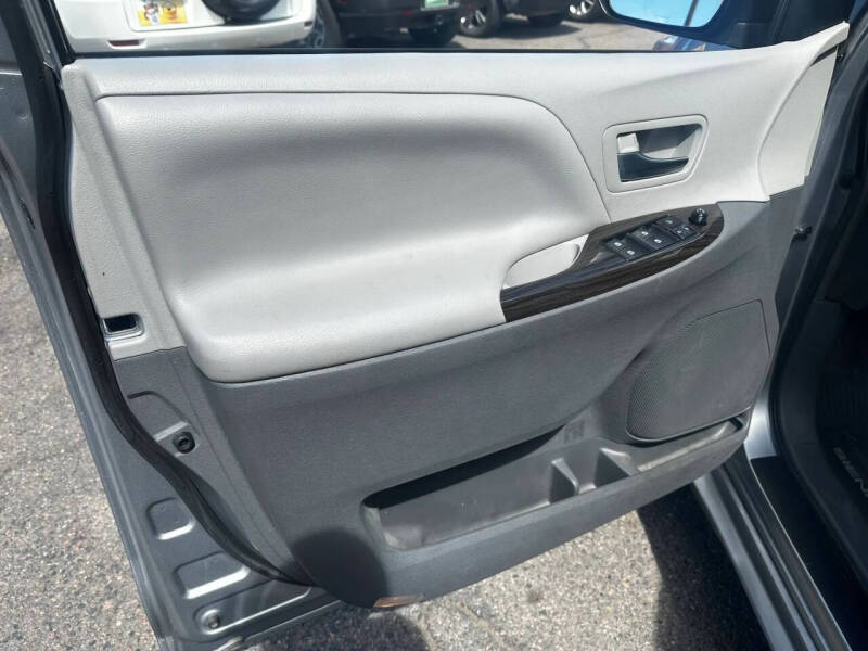 2017 Toyota Sienna