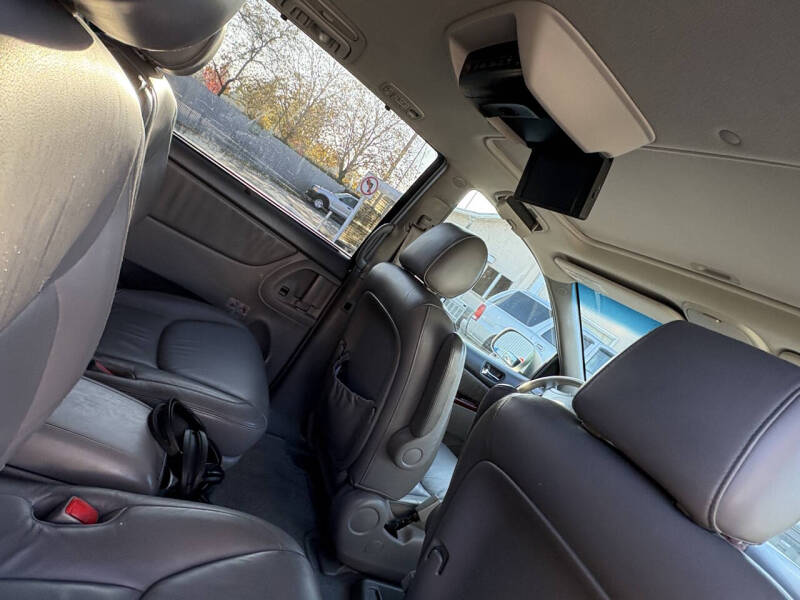 2004 Toyota Sienna XLE 7 Passenger