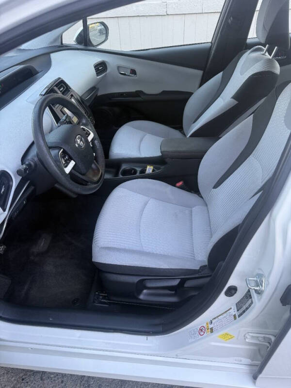 2016 Toyota Prius Two