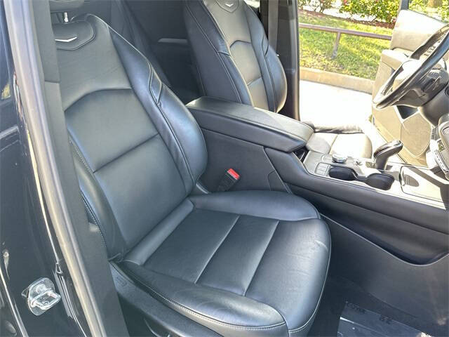 2023 Cadillac XT4 Premium Luxury