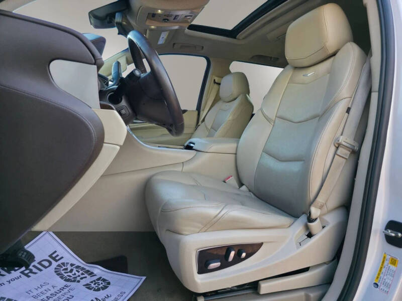 2017 Cadillac Escalade Luxury
