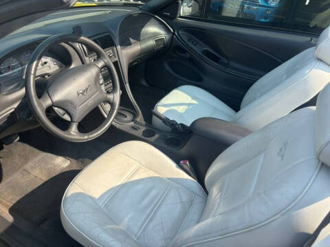 2003 Ford Mustang Deluxe