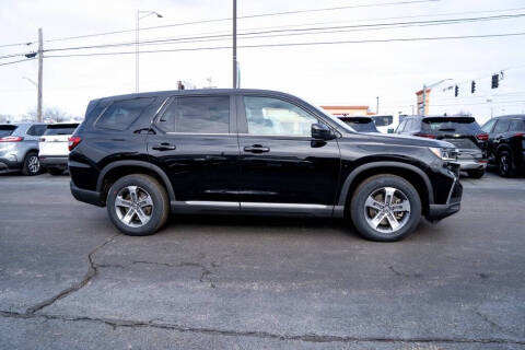 2023 Honda Pilot EX-L w/Rear Captain's Chairs