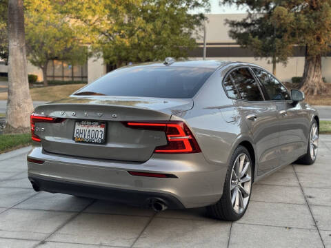 2019 Volvo S60 T5 Momentum