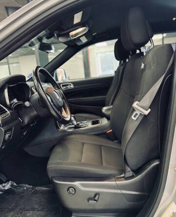 2020 Jeep Grand Cherokee Laredo E