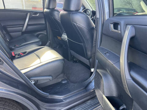 2012 Toyota Highlander SE