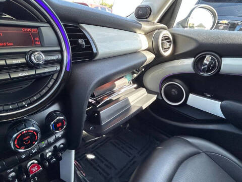 2015 MINI Hardtop 4 Door Cooper