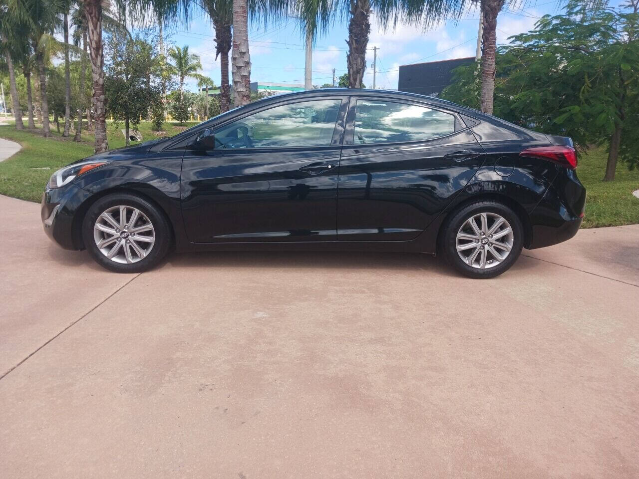 2016 HYUNDAI Elantra Sedan - $9,999