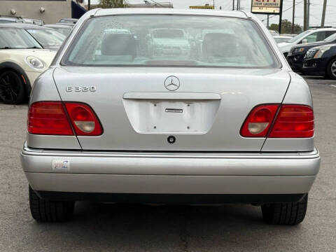 1999 Mercedes-Benz E-Class E 320