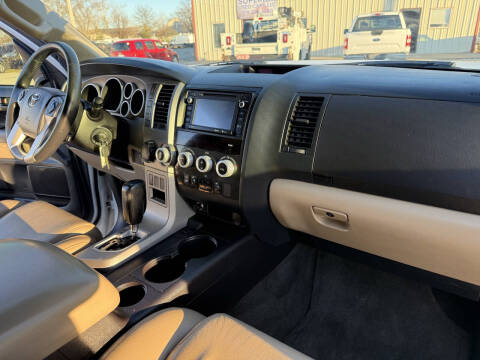 2017 Toyota Sequoia SR5