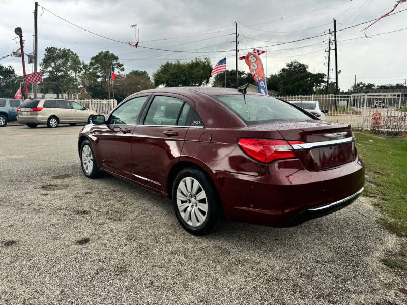 2013 Chrysler 200 LX