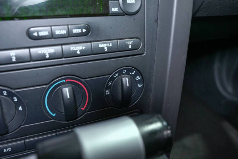 2005 Ford Mustang V6 Premium