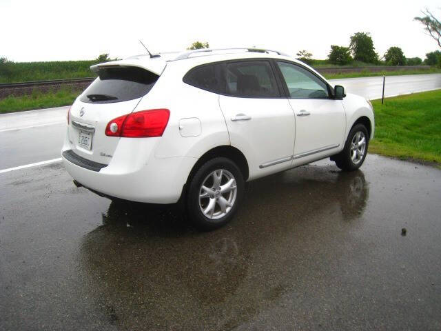 2012 Nissan Rogue SV photo 2