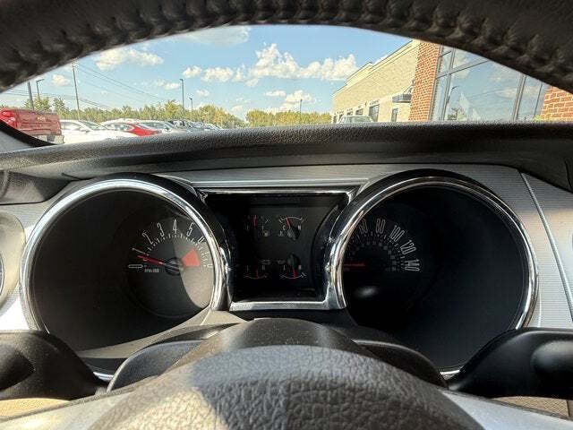 2005 Ford Mustang GT Deluxe