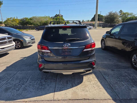 2017 Hyundai Santa Fe SE
