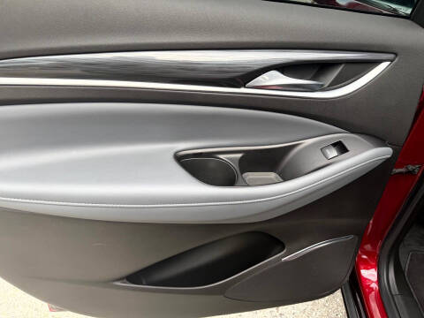 2020 Buick Enclave Essence