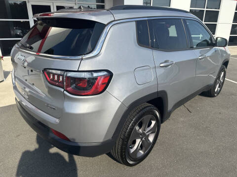 2022 Jeep Compass Latitude Lux