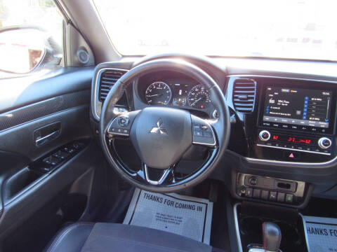 2020 Mitsubishi Outlander LE