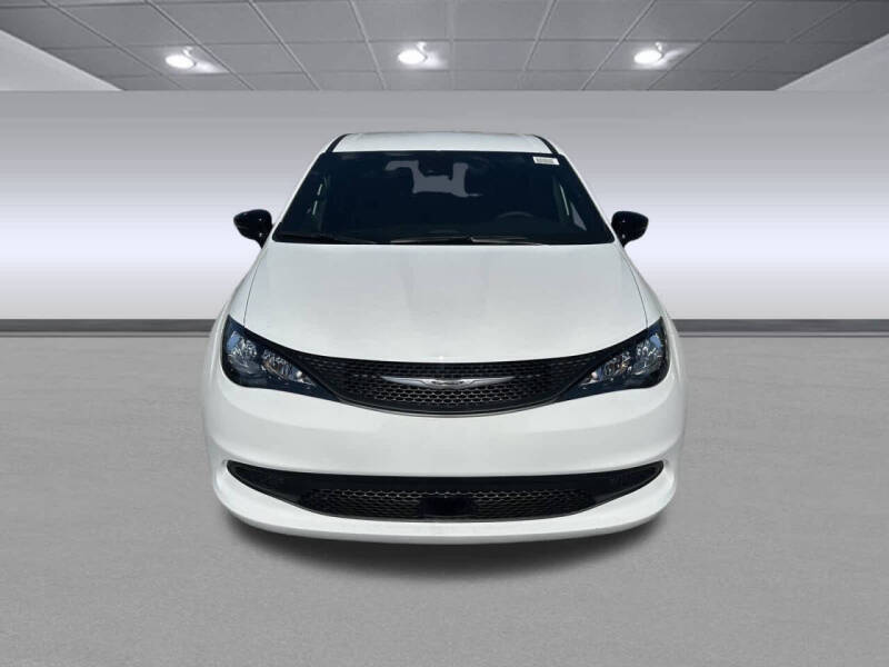 2026 Chrysler Voyager LX