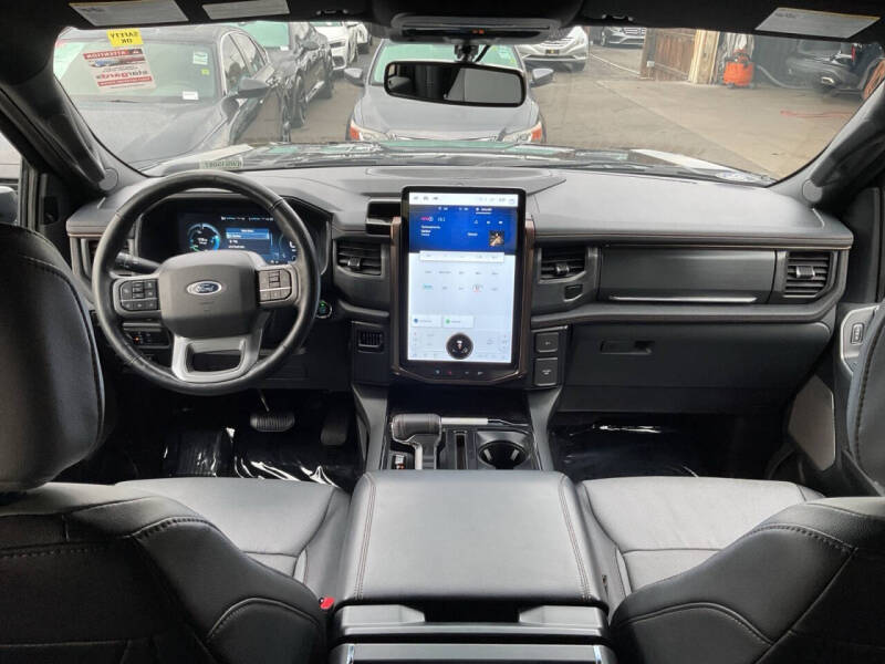 2022 Ford F-150 Lightning Lariat